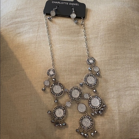 New without tags Charlotte Daniel Necklace Set - Picture 1 of 3